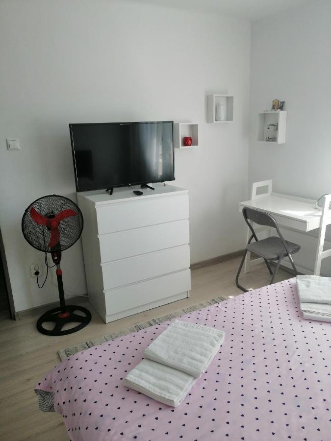 AmigoHD² Appartement Hunedoara Buitenkant foto